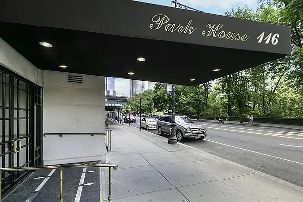 Rented by New York Residence | media 62