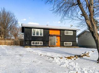 9224 S 110th Ave, Grande Prairie, AB T8V 3L6