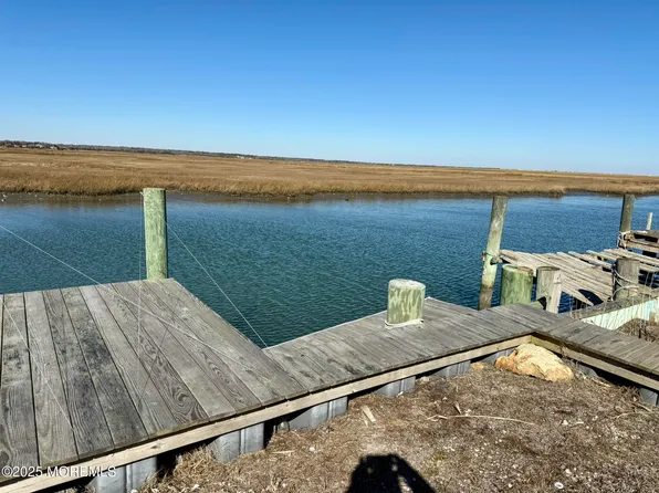 370 KINGFISHER ROAD, TUCKERTON, NJ 08087