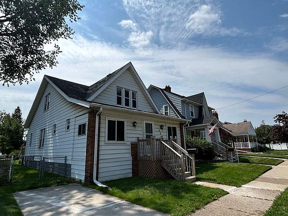 2nd image of 729 Highland St