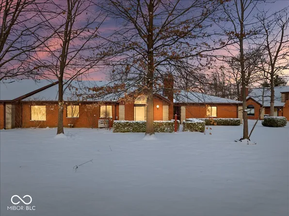 9302 Oak Run Cir, Indianapolis, IN 46260