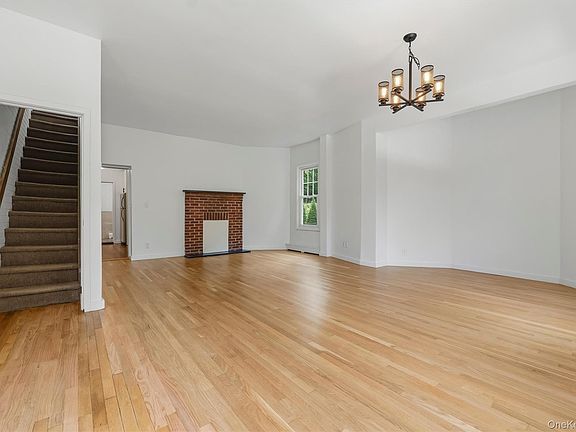 4th image of 9 Desmond Avenue