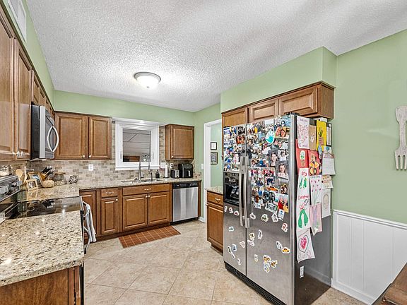 5th image of 215 W Lawnwood Dr