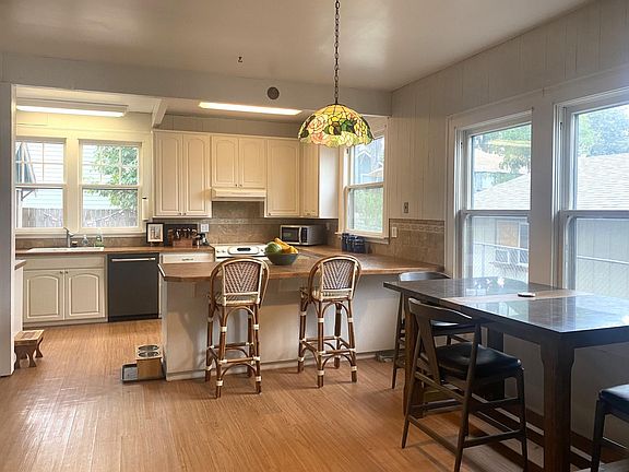 Large kitchen with eat-in area