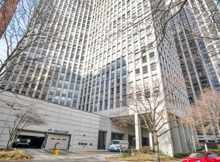2626 N Lakeview Ave APT 2703, Chicago, IL 60614