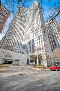 2626 N Lakeview Ave APT 2703, Chicago, IL, 60614