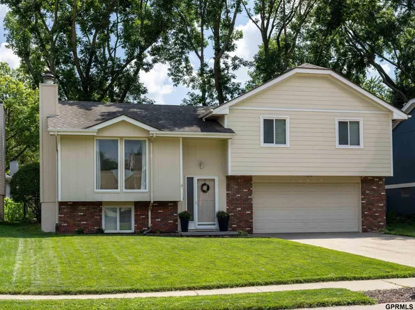 15919 Martha Cir, Omaha, NE 68130