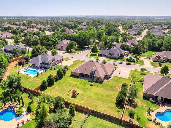 4th image of 10600 Berrywood Dr