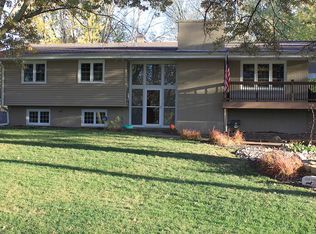 923 Skyline Dr, Elkhorn, NE 68022