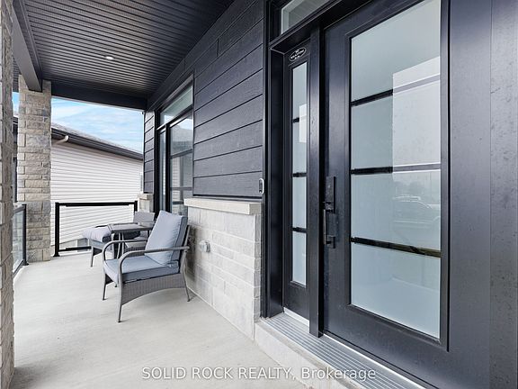 4th image of 216 Filion St
