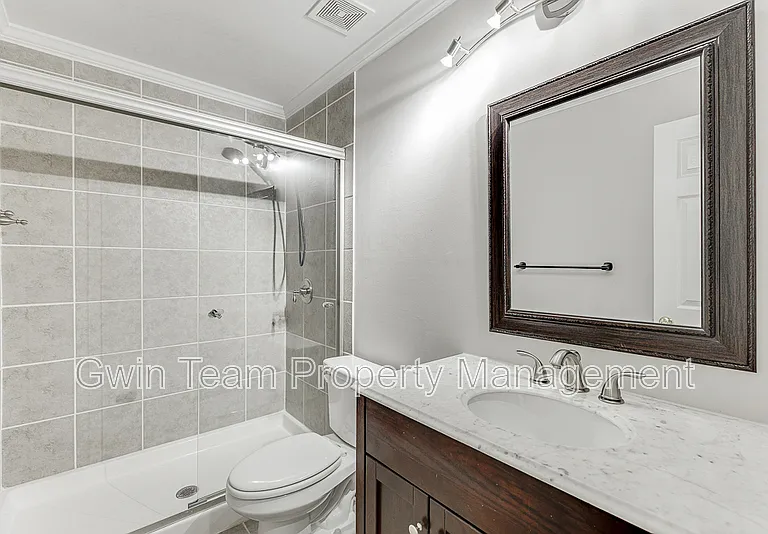 9345 Riverclub Pkwy — Photo 33