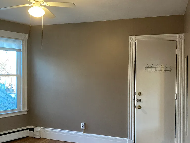 192 Foster St #3B — Photo 4