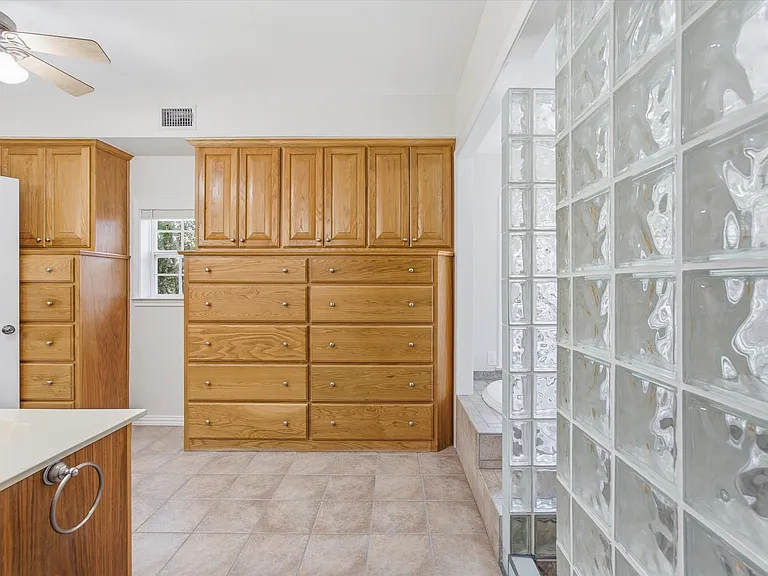 1025 Burchbury Trl — Photo 21
