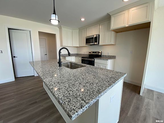 5th image of 313 Hawks Nest Dr