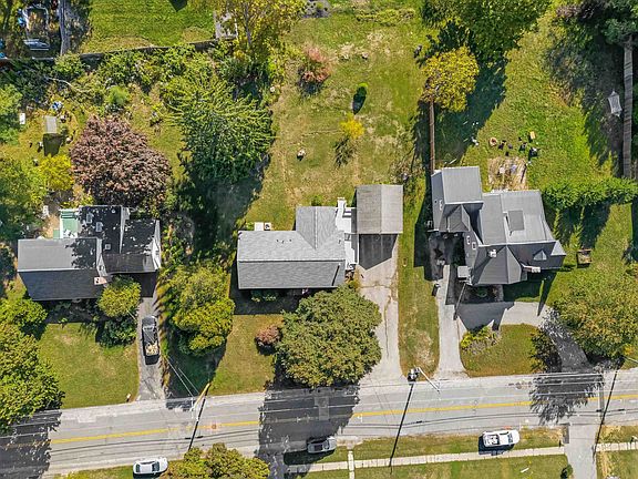 4th image of 25 Moulton Road