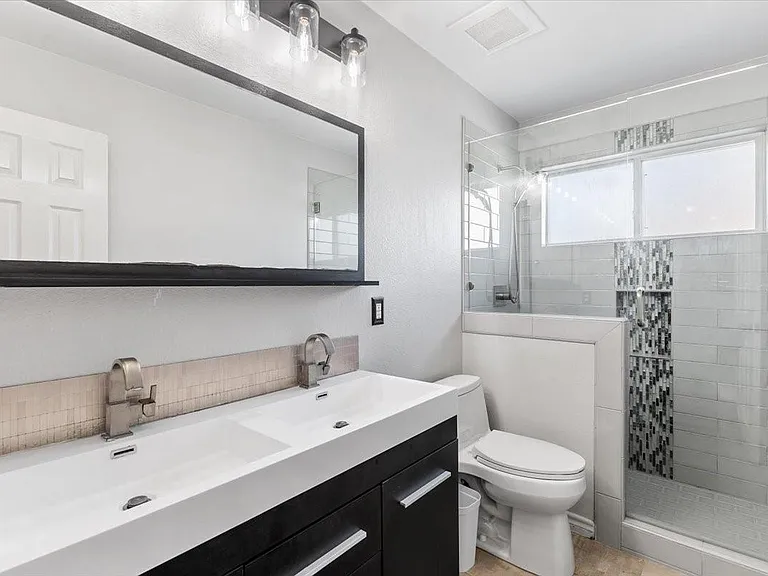 1121 London Dr — Photo 38