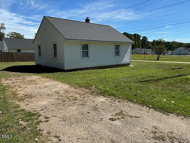 2 bed, 1.0 bath, 864 sqft, $1,450 — Photo 4