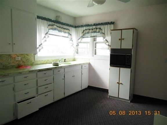 3rd image of 186 S 6th St
