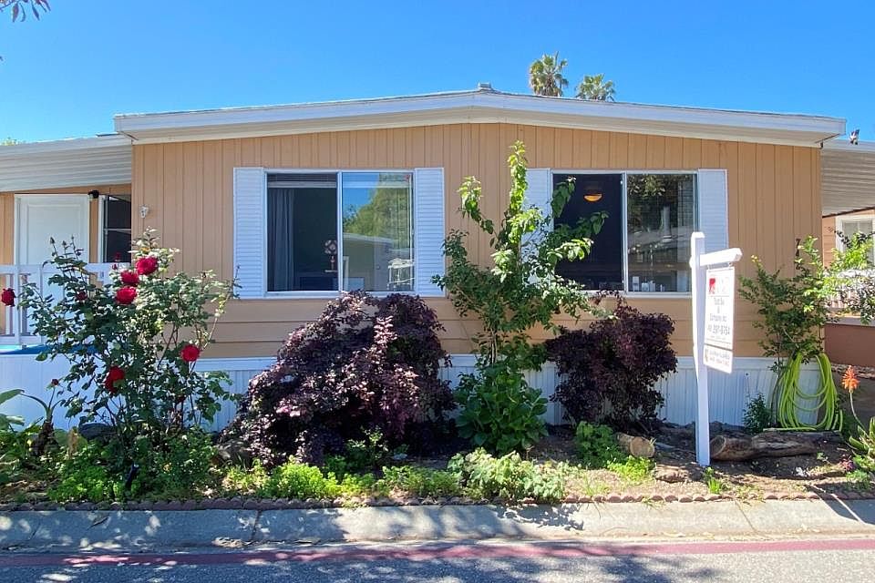 1st image of 742 Spindrift St #742