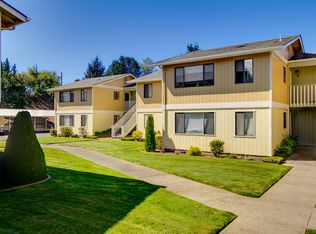 355 S 8th St #18, Coos Bay, OR 97420