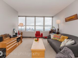 657 W Irving Park Rd #4212, Chicago, IL 60613