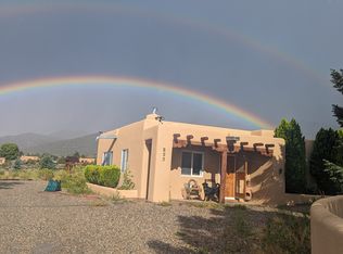 527 Este Es Rd, Taos, NM 87571