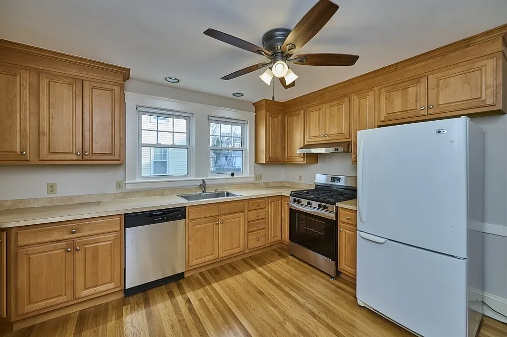 2 bed, 1.0 bath, 1150 sqft, $3,200 — Photo 4