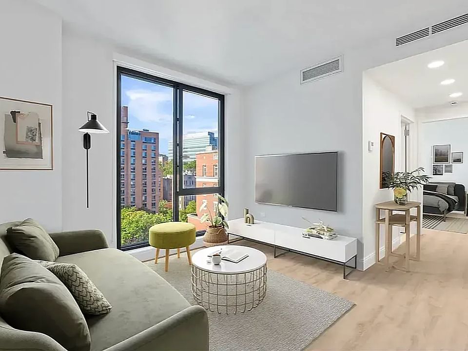 1st image of 300 W 136th St #7D