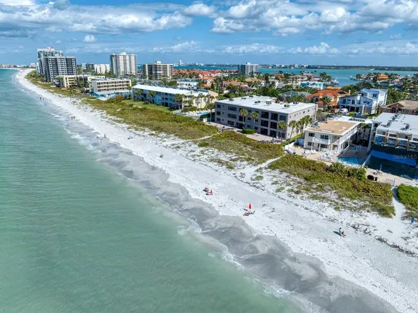 3210 Gulf Blvd APT 302, Belleair Beach, FL 33786