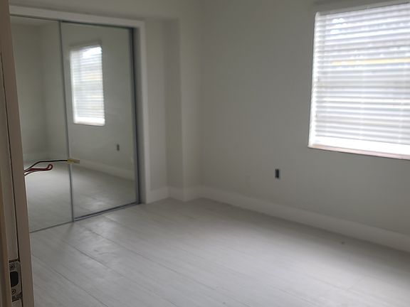 5th image of 1041 NW 32nd Pl #1