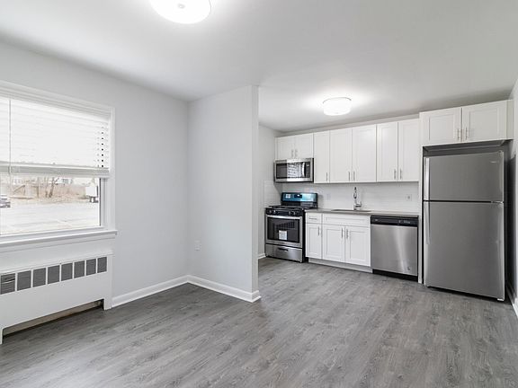 1BR Small Kitchen