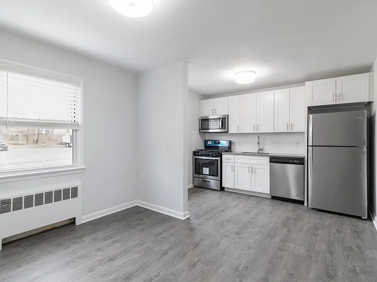 1BR Small Kitchen