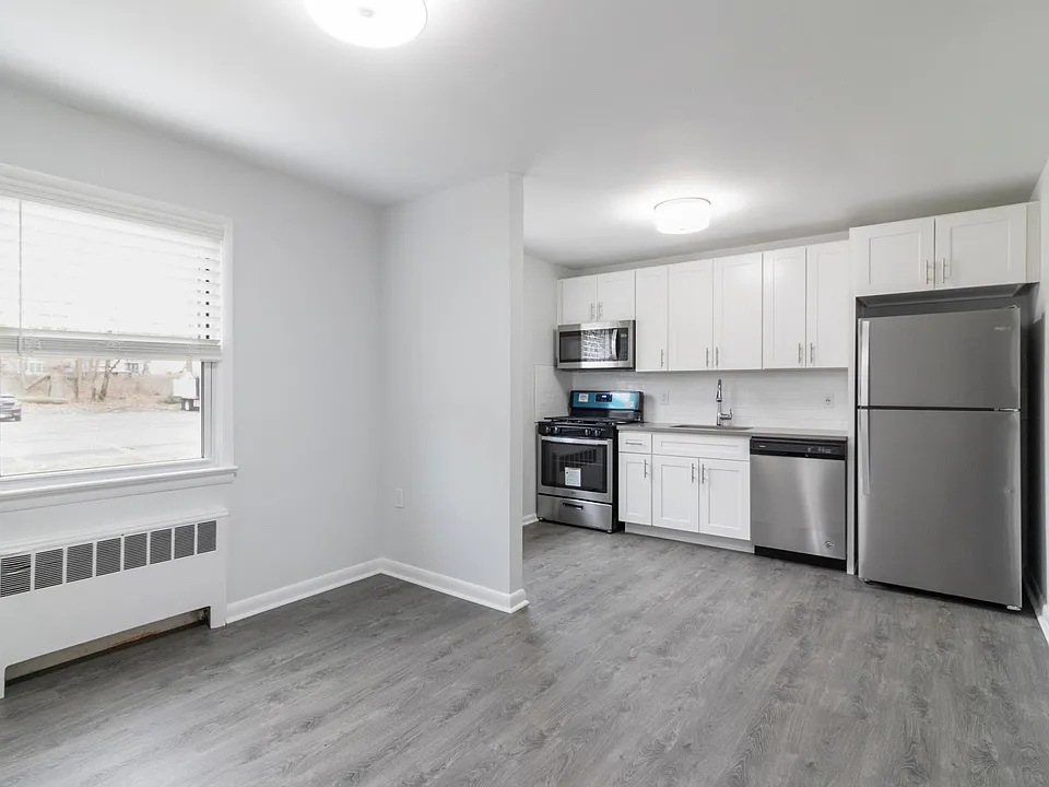 1BR Small Kitchen