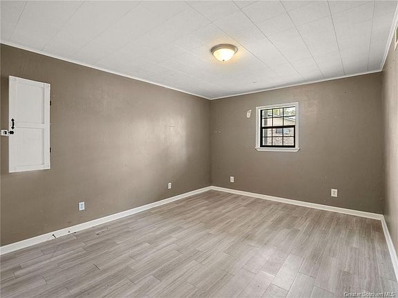 5th image of 284 Thelma Ln