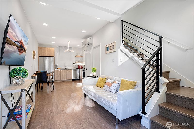 4th image of 710 McGraw Street