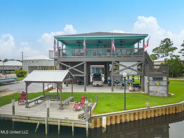 4066 Bream St, Bay Saint Louis, MS 39520