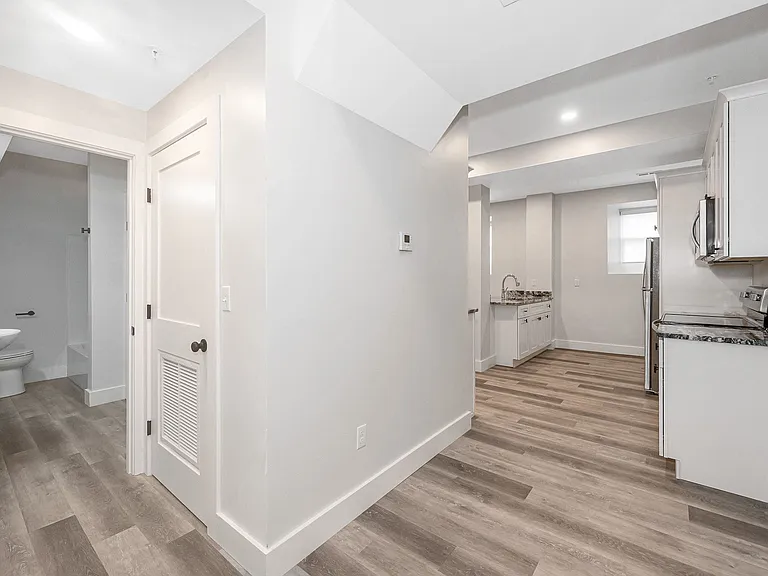 72-74 Boisvert St #4 — Photo 4