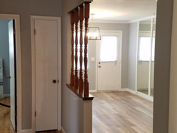 4th image of 1829 Hampstead Dr