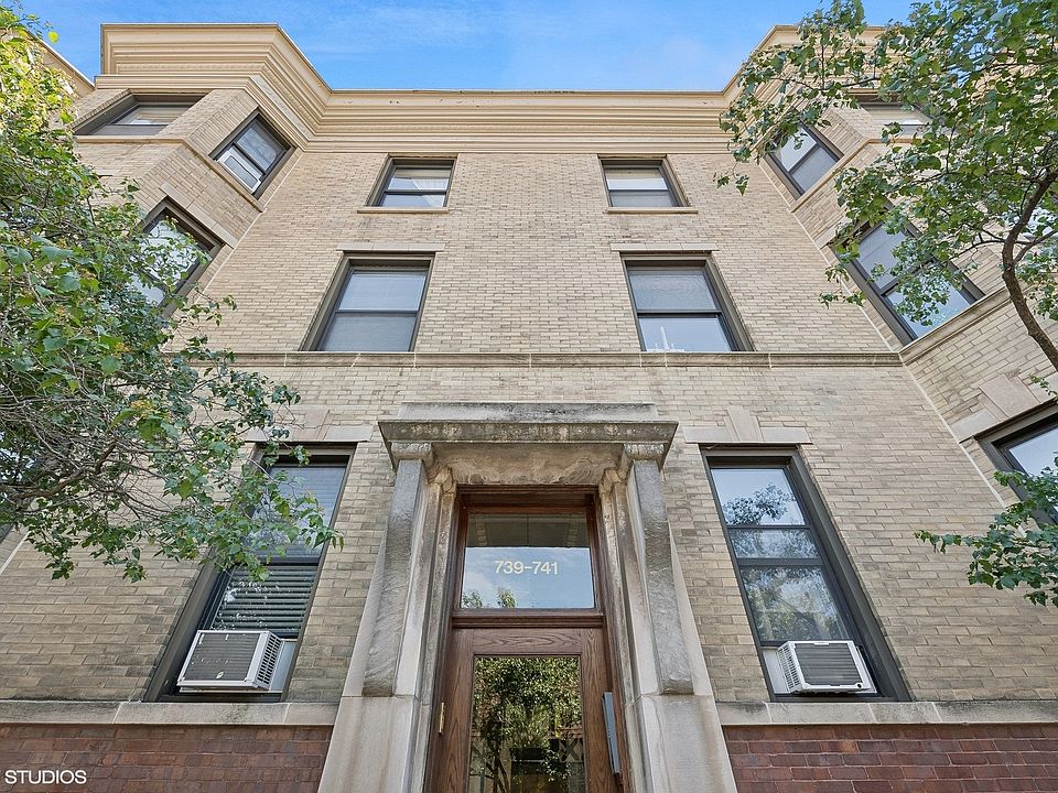 1st image of 739 W Wellington Ave #3