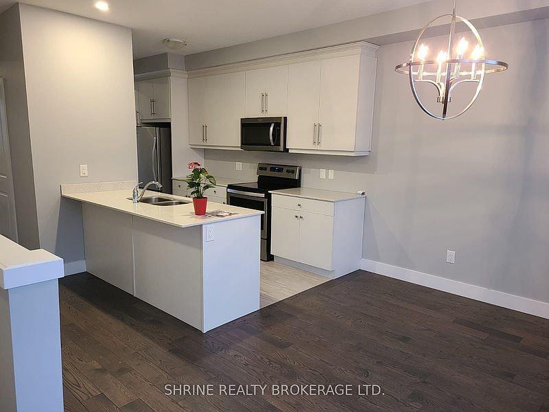 London Townhouse for rent - 3 Bedrooms — photo 3