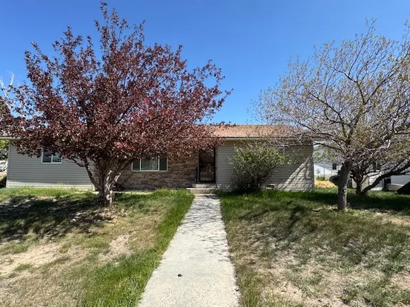 1112 W Saratoga Ave, Saratoga, WY 82331