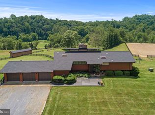 9376 Briar Ln, Delaplane, VA 20144