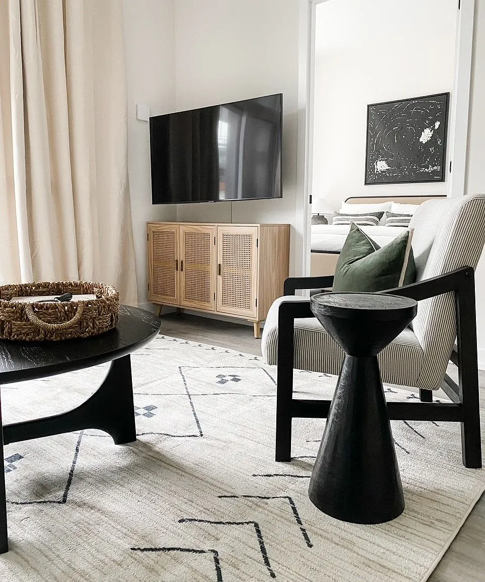 1 bed, $2,300 — Photo 2