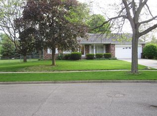 932 Canton Dr, Lansing, MI