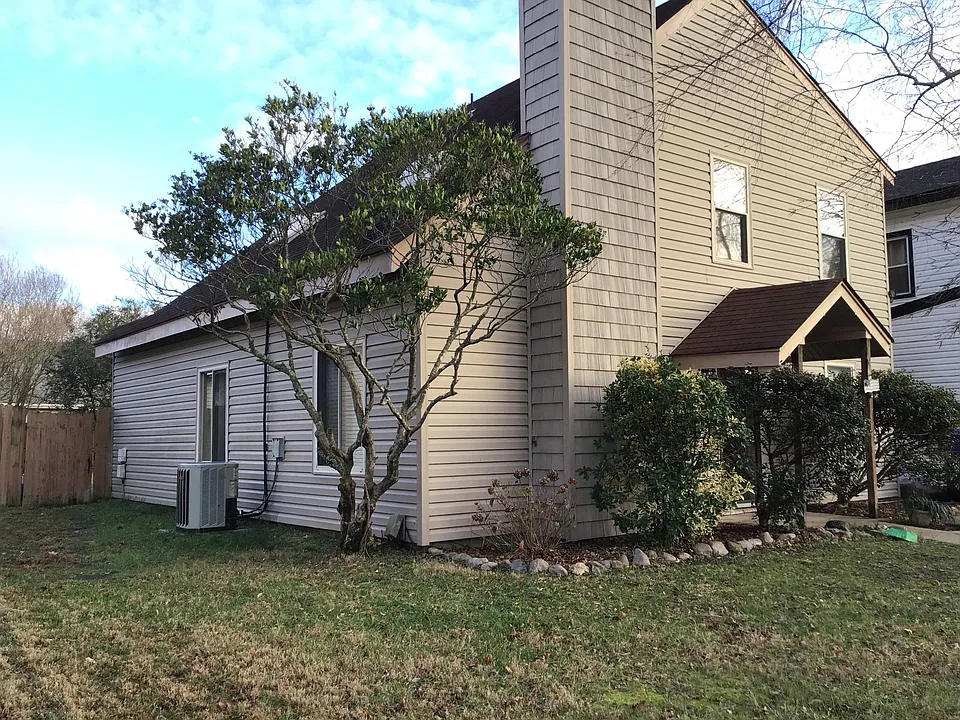 5802 Edith Ct