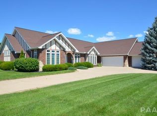 10321 N Trails Edge Dr, Peoria, IL 61615
