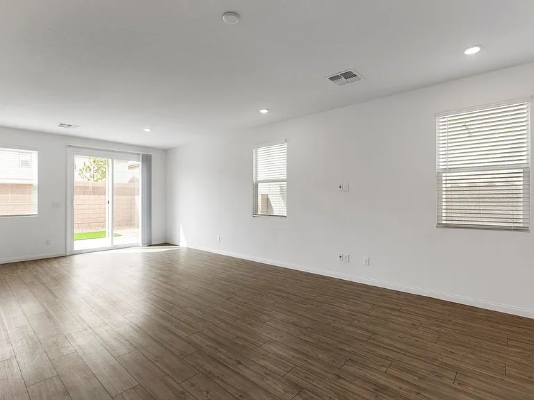 10183 Glowing Amber St — Photo 17