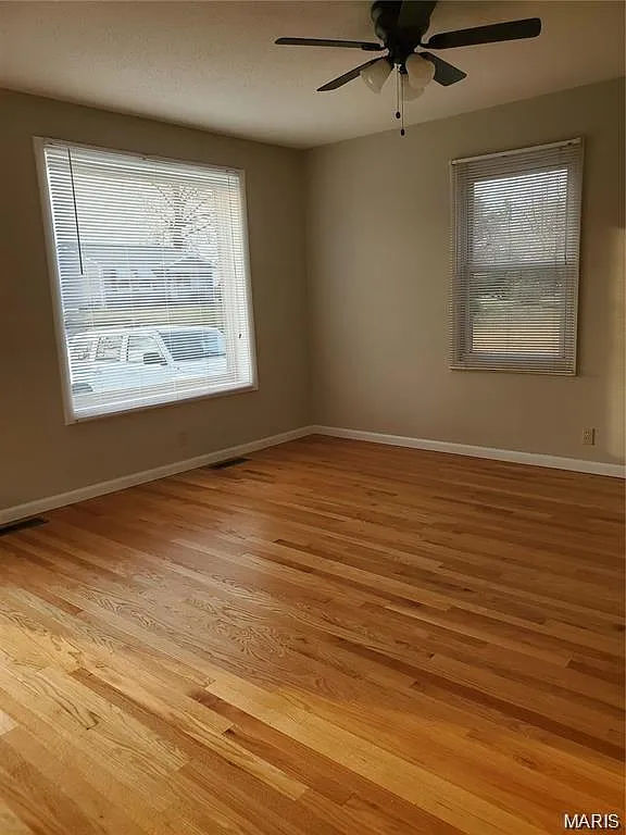 3 bed, 2.0 bath, 952 sqft, $1,900 — Photo 4