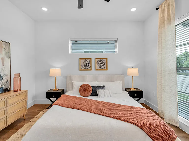 Ensuite room with king sized bed
