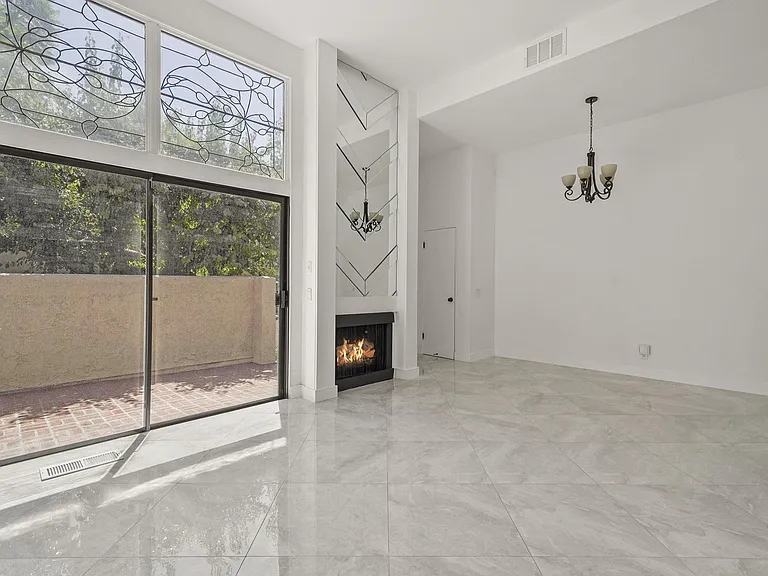 22259 Erwin St — Photo 3